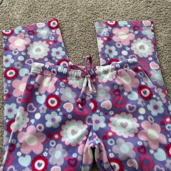 Nina Capri Women’s Purple,Blue & Pink Flowers PJ Pants Size S

Size S - Picture 2 of 4